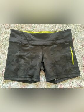 Lululemon Run Fast Track Short II Savasana Camo Black